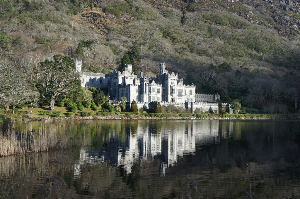 Connemara National Park Lodge Letterfrack Lodge Екстер'єр фото